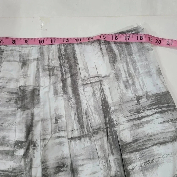 Chico's Size 3 L/XL Gray White Flare Pleated Skirt Zip Up 100% Cotton Women's - Picture 2 of 6